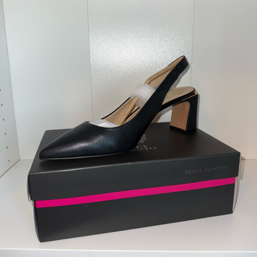 VINCE CAMUTO HAMDEN LEATHER SLINGBACK PUMPS